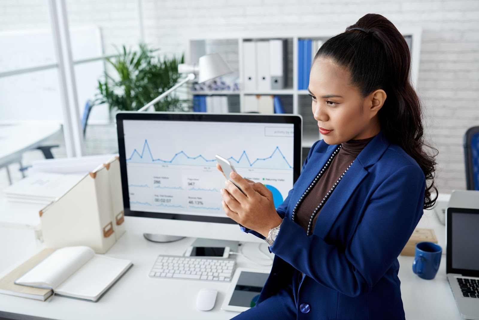 Expense tracking software to monitor cashflow.